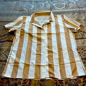 Gold & White Short-Sleeved Casual Button Down Shirt
